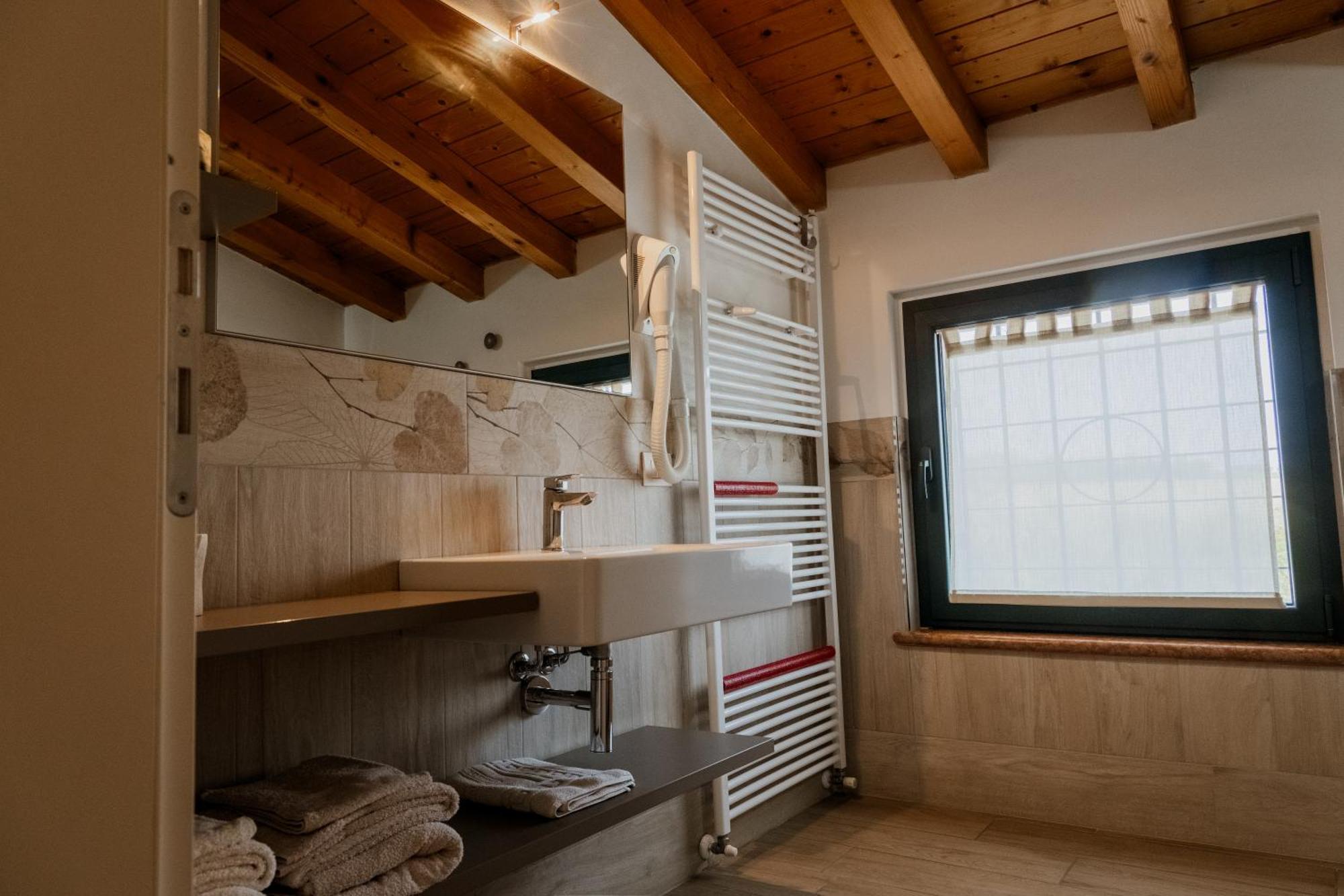 Agriturismo" Il Glicine Bianco" Monzambano Ngoại thất bức ảnh